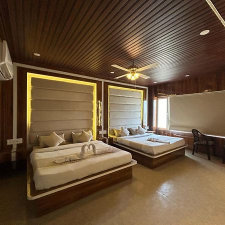 Hotel Dev Ganga Rishīkesh Esterno foto