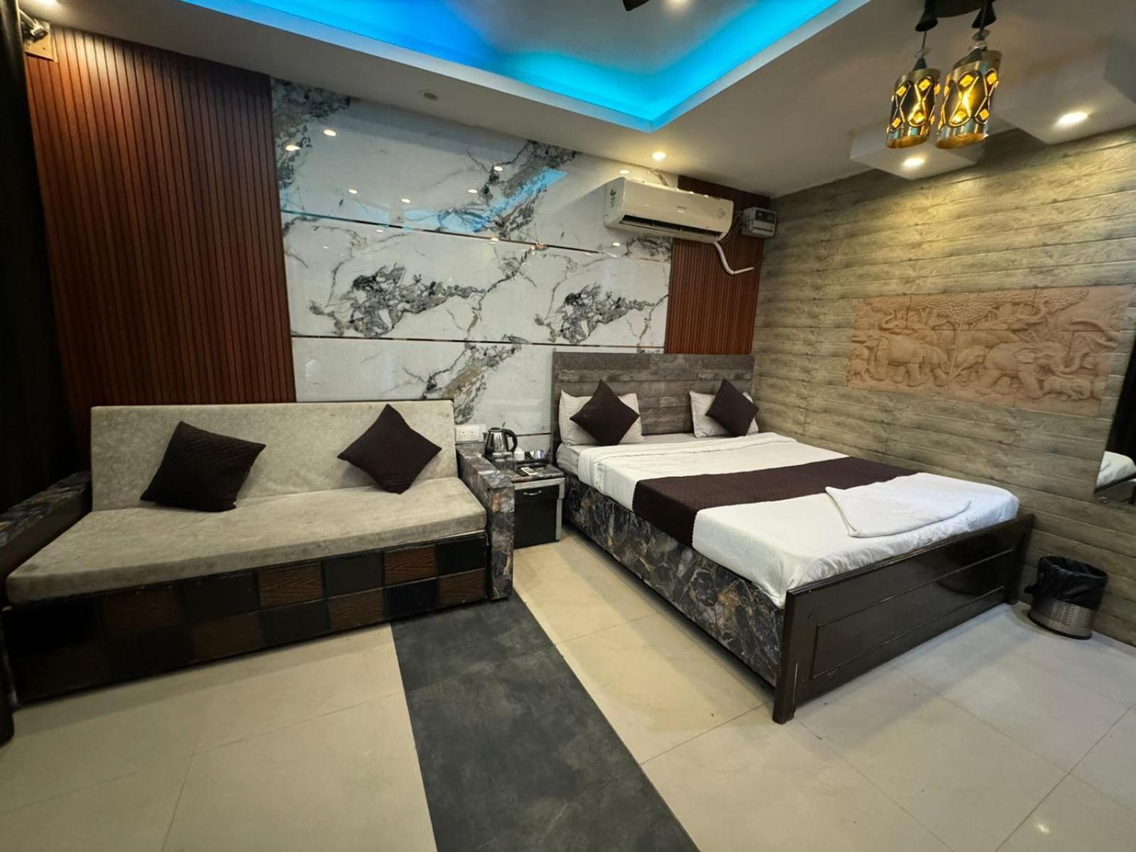 Hotel Dev Ganga Rishīkesh Esterno foto