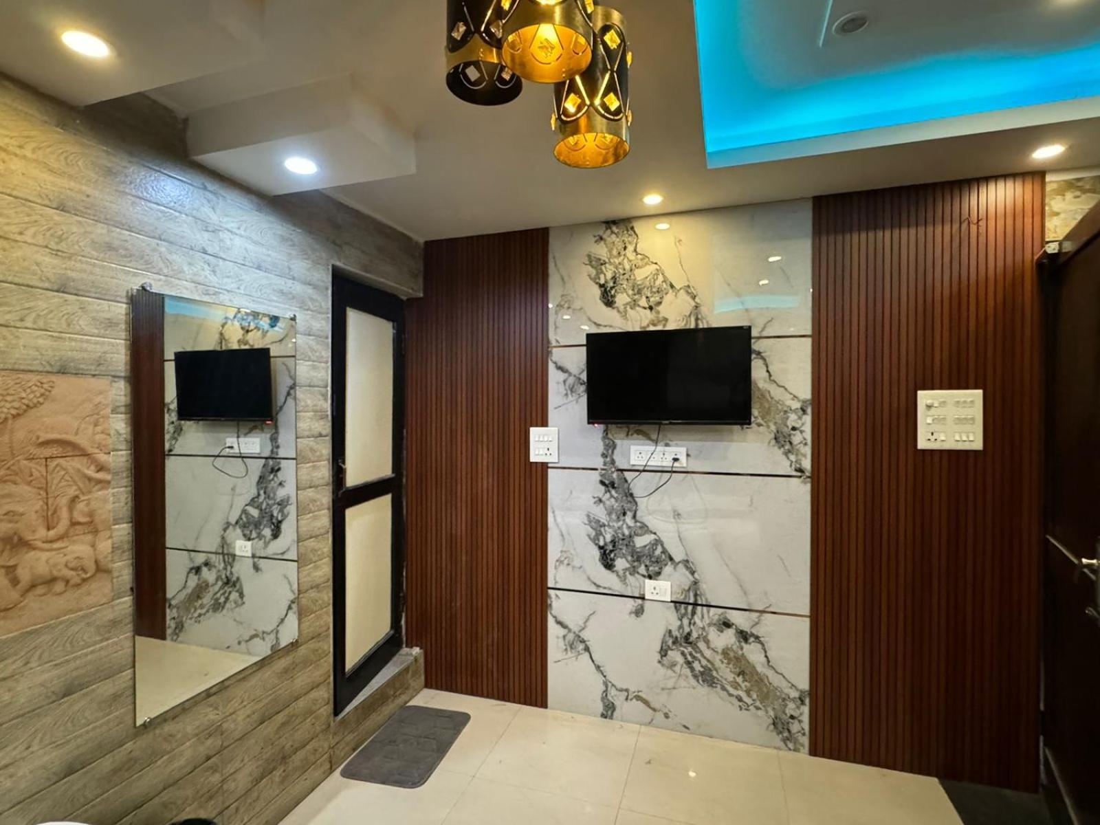 Hotel Dev Ganga Rishīkesh Esterno foto