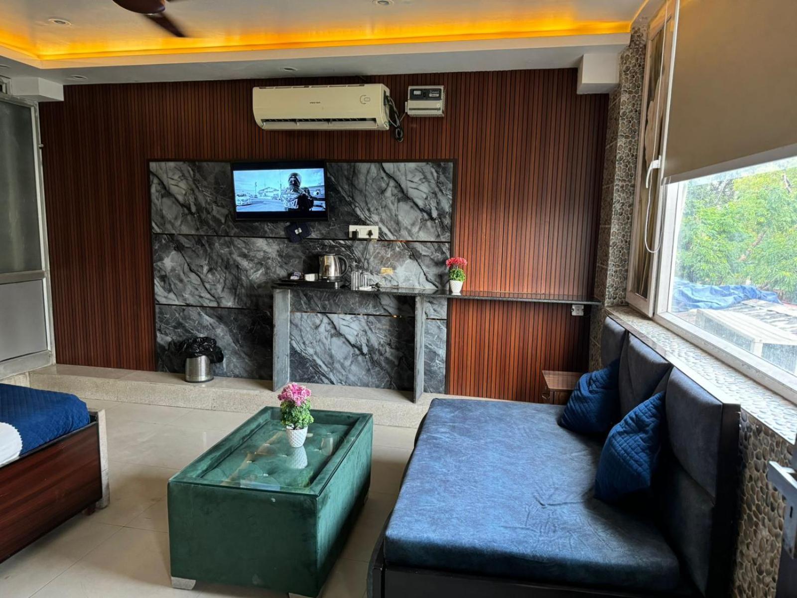 Hotel Dev Ganga Rishīkesh Esterno foto