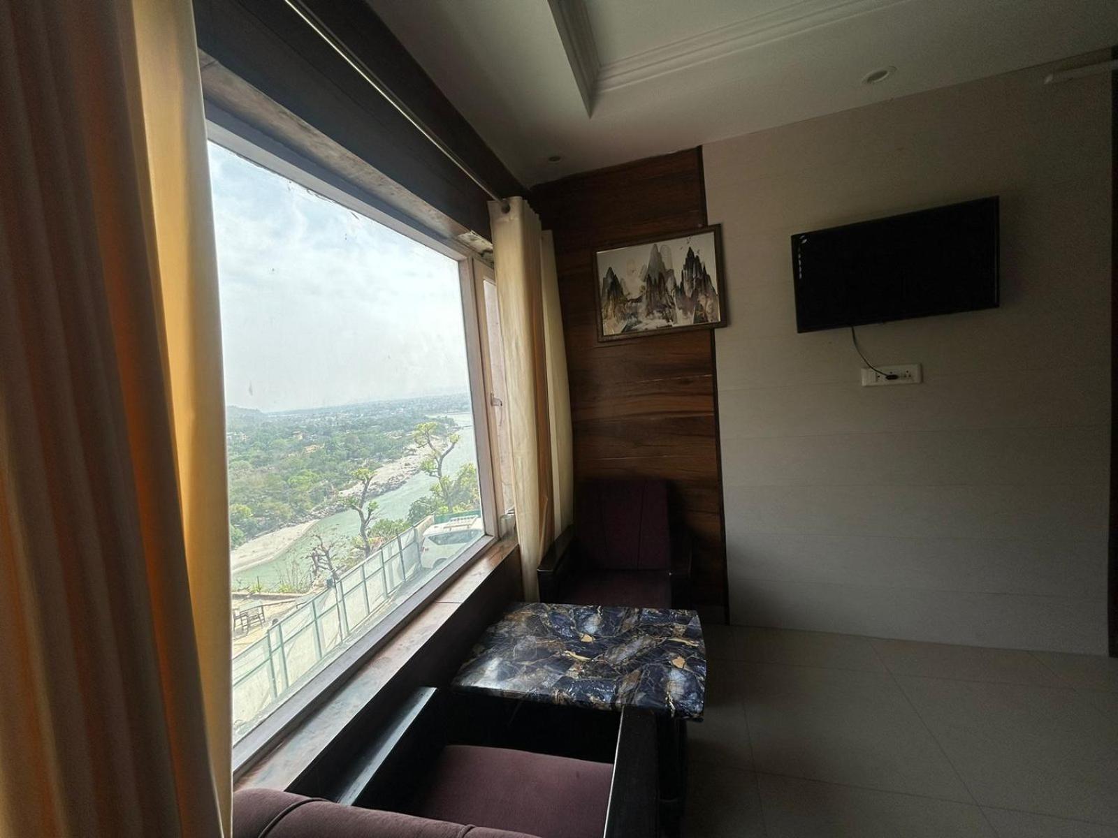 Hotel Dev Ganga Rishīkesh Esterno foto