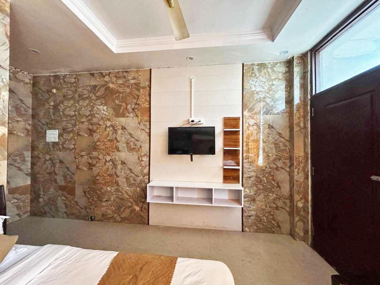 Hotel Dev Ganga Rishīkesh Esterno foto