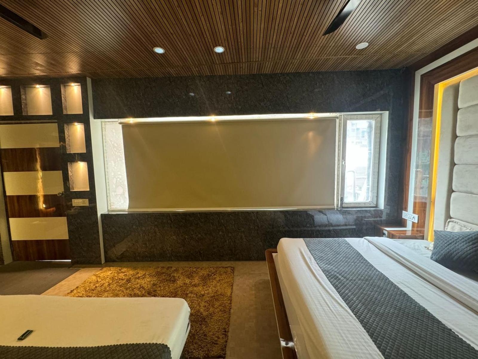 Hotel Dev Ganga Rishīkesh Esterno foto