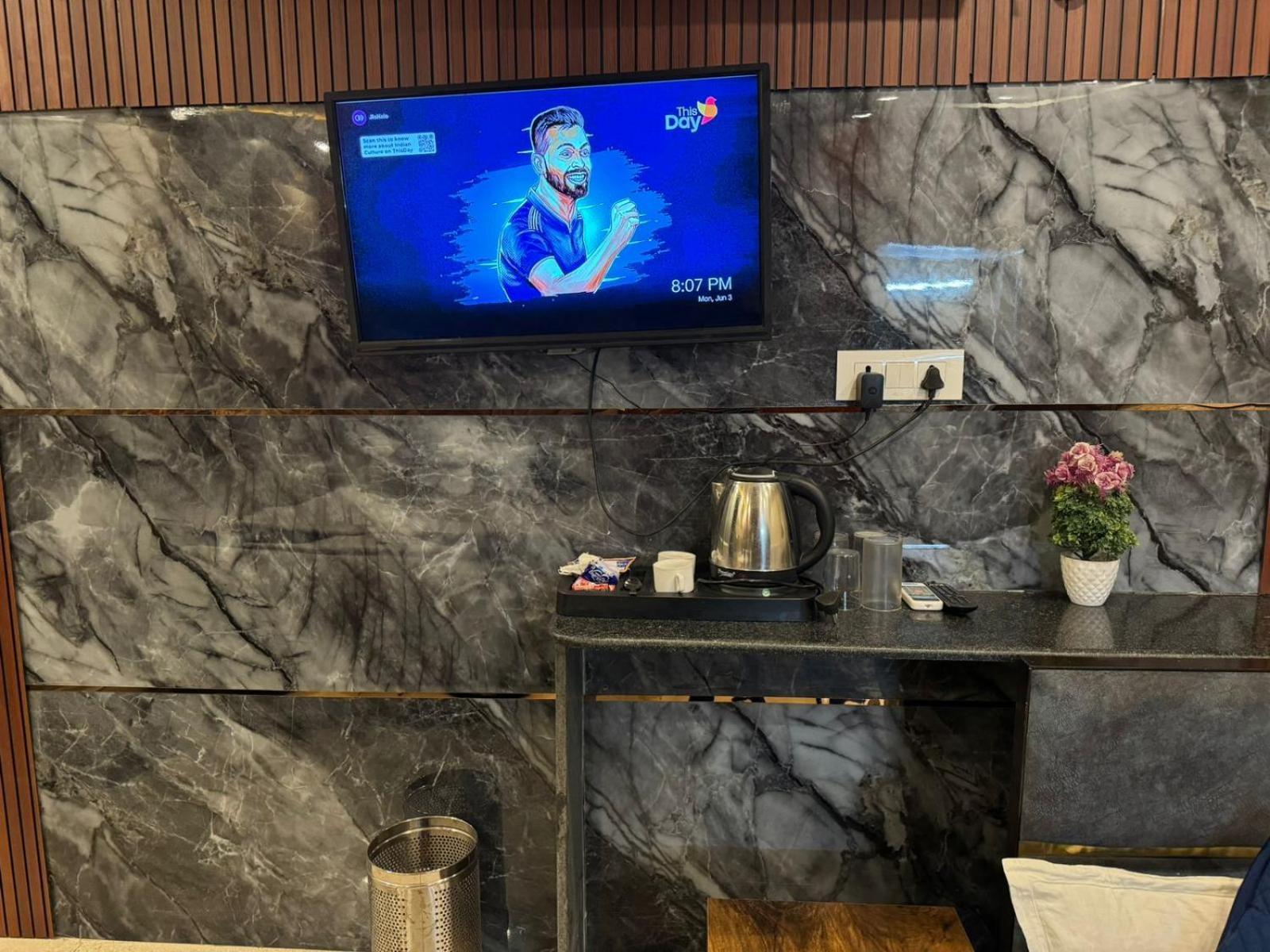 Hotel Dev Ganga Rishīkesh Esterno foto