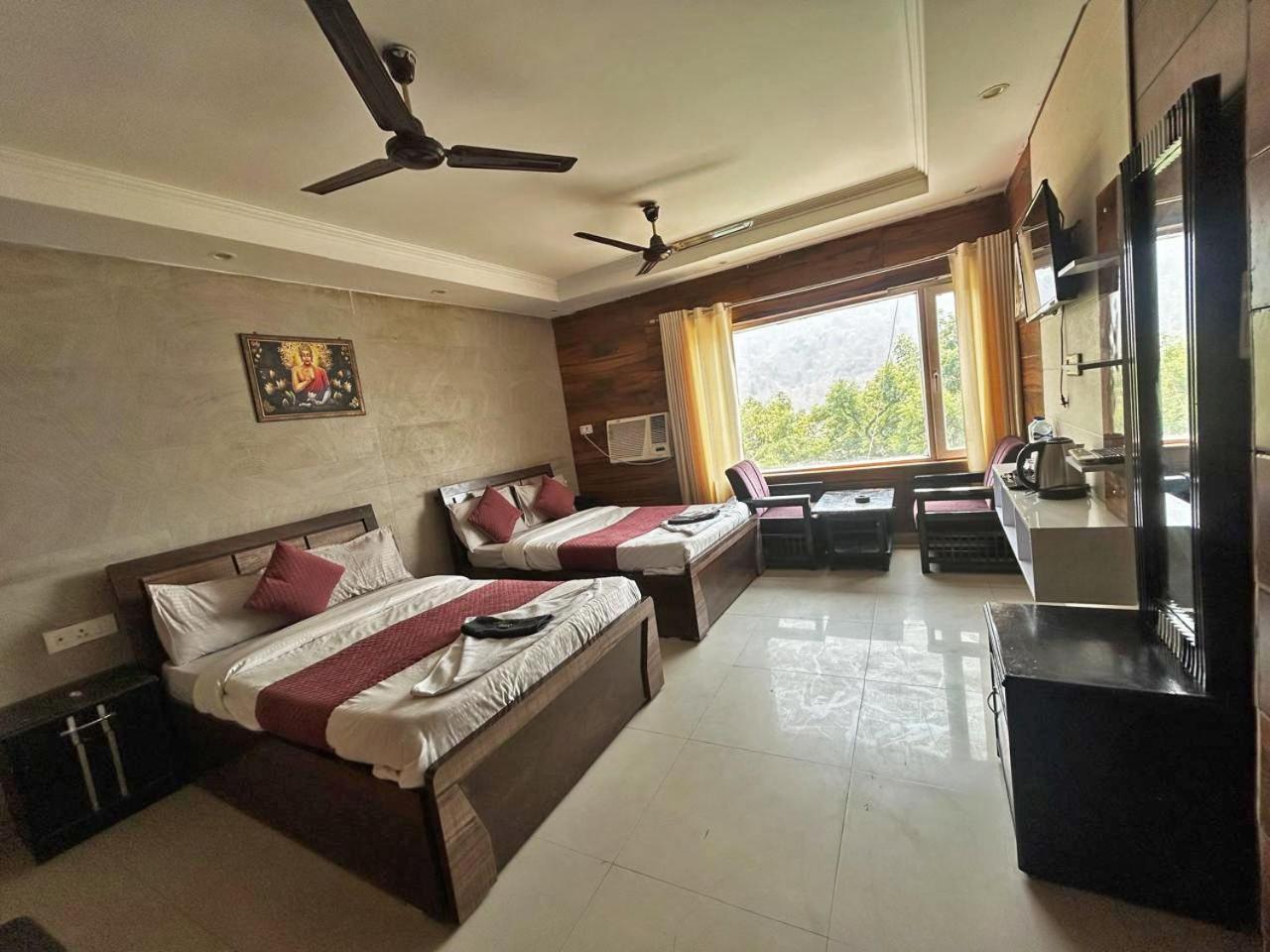 Hotel Dev Ganga Rishīkesh Esterno foto
