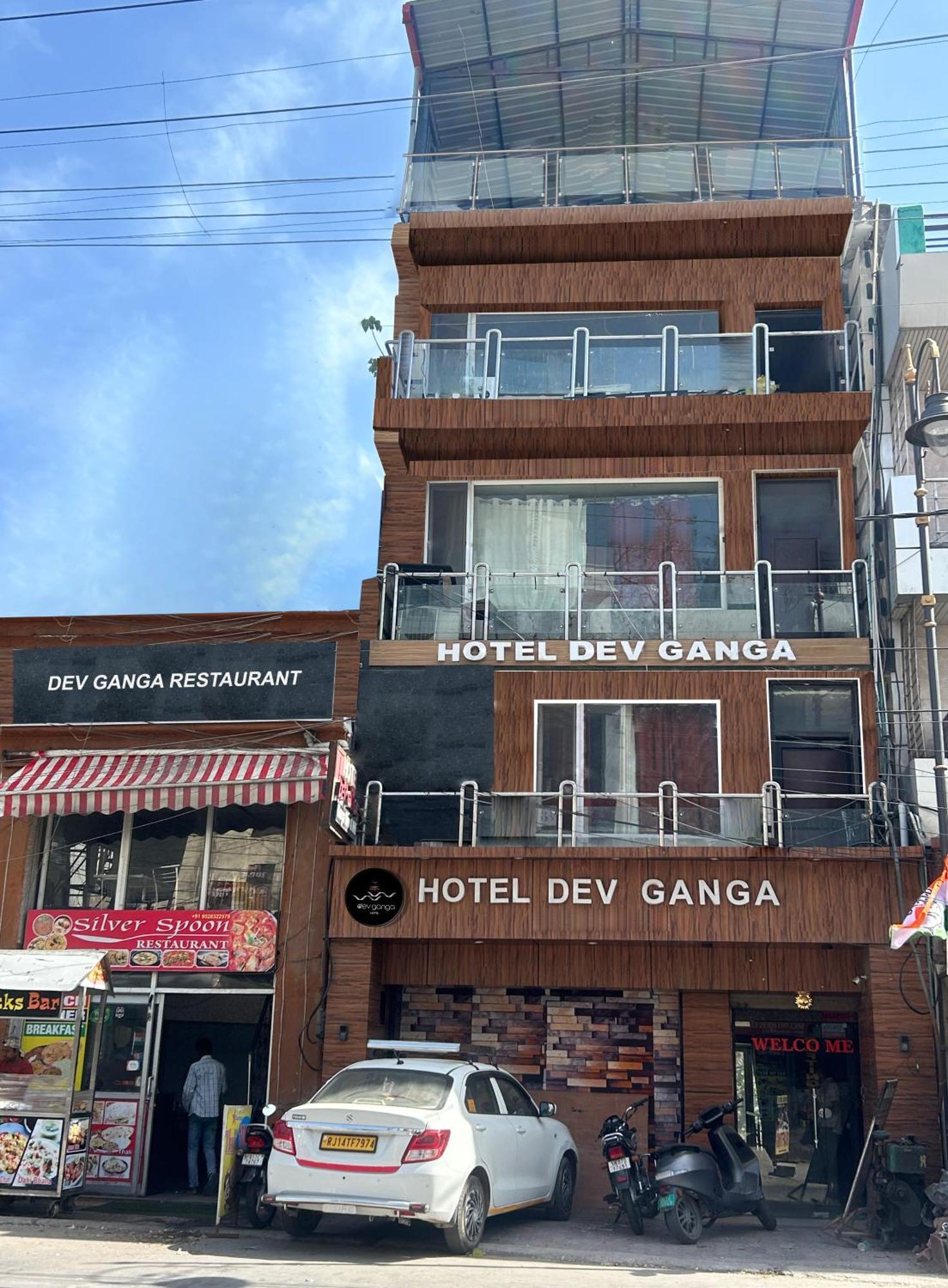 Hotel Dev Ganga Rishīkesh Esterno foto